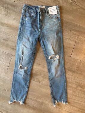 NWT Abercrombie & Fitch “The Super Skinny Ankle” Light Blue Jeans Size 27 Size 4
